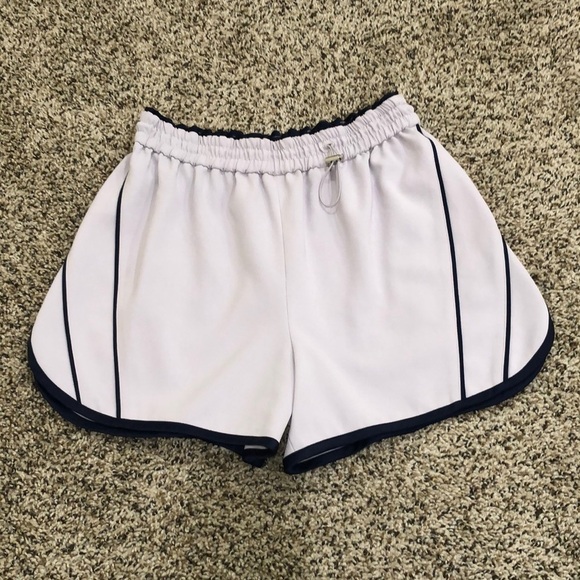 Aritzia Babaton Leyster High Waisted Active Running Shorts Size Small Gray - Picture 2 of 9